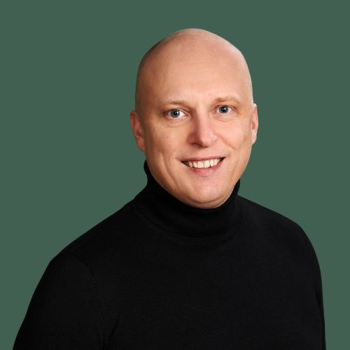 juha virkki vihreä tausta